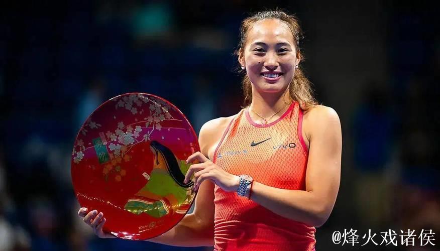 东京站郑钦文连续2场送蛋 2-1费尔南德斯跻身4强