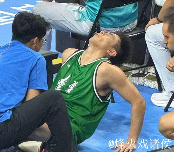 辽宁男篮官方：赵继伟伤情为左侧大腿后侧肌肉拉伤